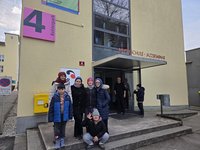 Gruppenfoto_vor_Musikschule